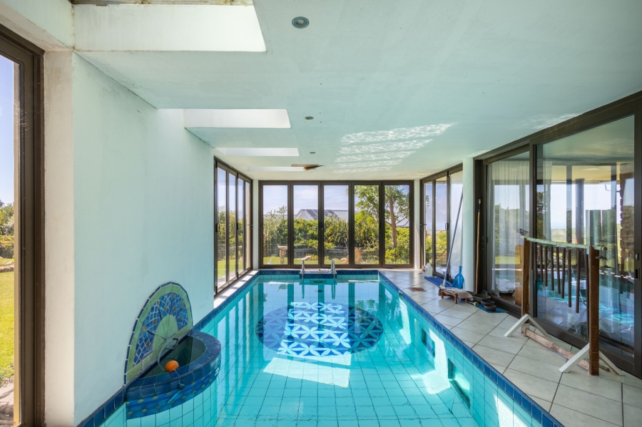 4 Bedroom Property for Sale in Whale Rock Western Cape